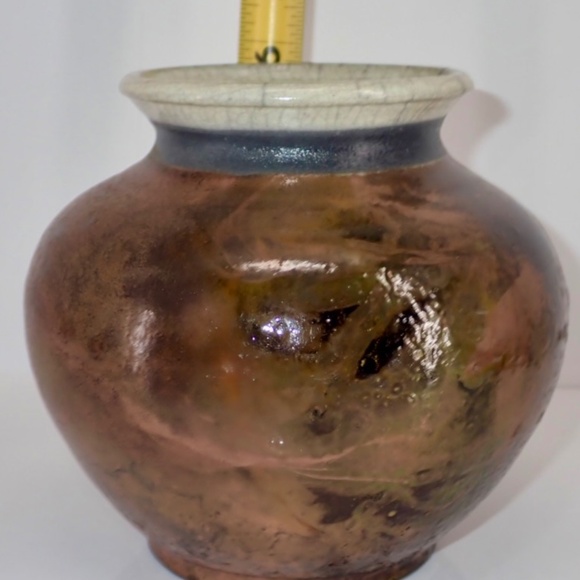 Raku Pottery Vase Iridescent Signed 6" Tall x 6" dia beautifully crafted - Picture 12 of 13